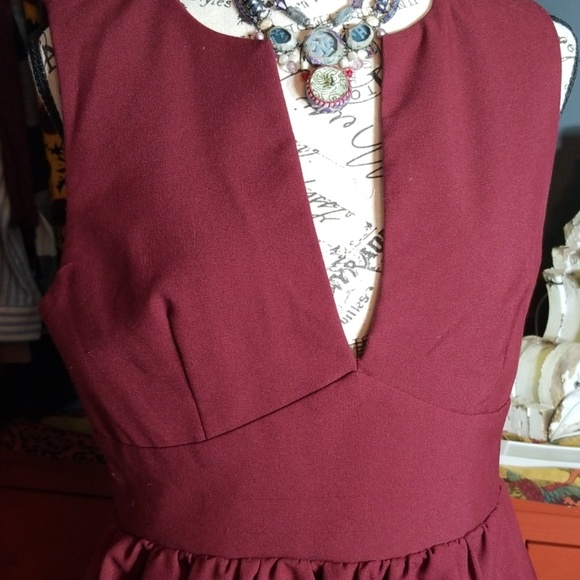 Daily Look Dark Red V-Neck Dress - Picture 2 of 6